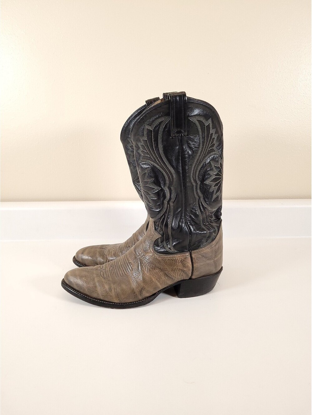 Tony Lama cowboy boots 10.5 D black and grey leather boots